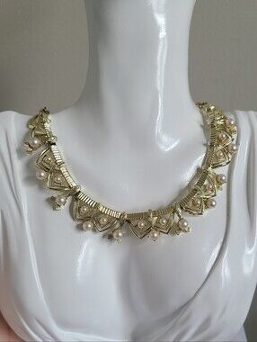 Vintage Gold Tone Pearl Cluster Bib Collar Choker Evening Formal Necklace